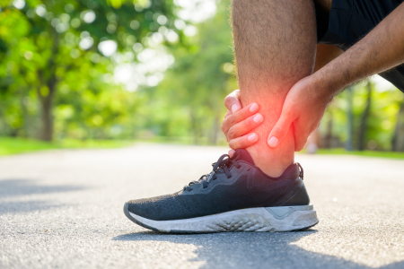 足首の痛み